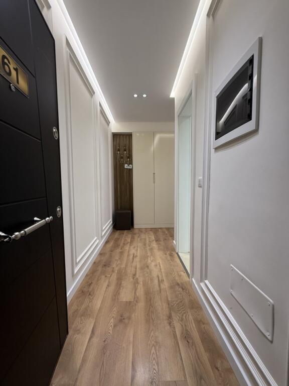 Apartament luksoz 2+1+2+parkim me qera tek Kompleksi Maleizjan, kthesa Kamzes