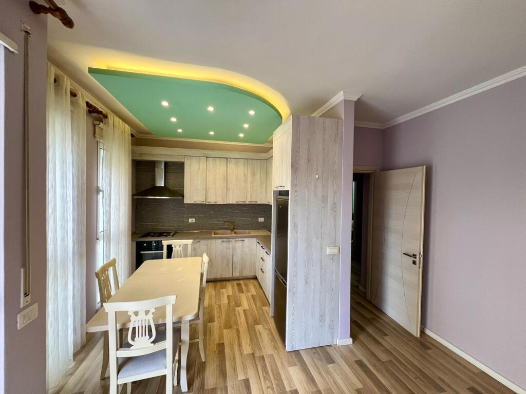 Affittasi appartamento 1+1, “Pazari i Ri”, Tirana