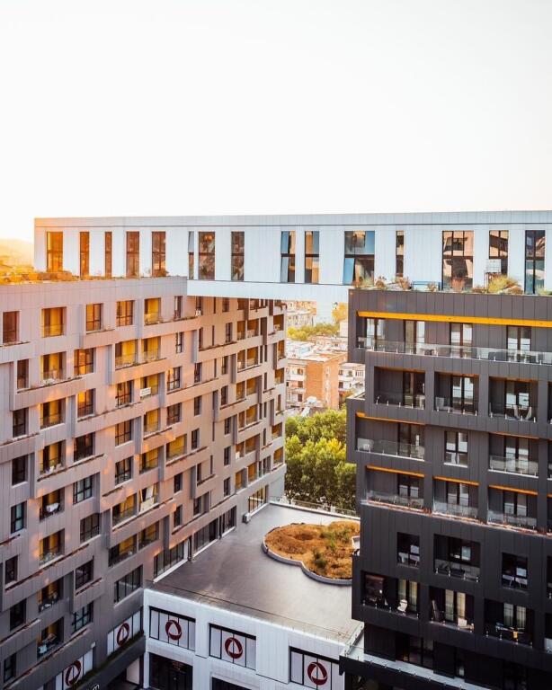 💥SHITET DUPLEX 3+1 ME VERANDE FANTASTIKE DHE SUPER PAMJE‼️ 📍SQUARE 21