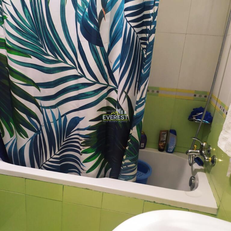 Jepet me qera apartament 2+1+2 tualete te Zogu i Zi.