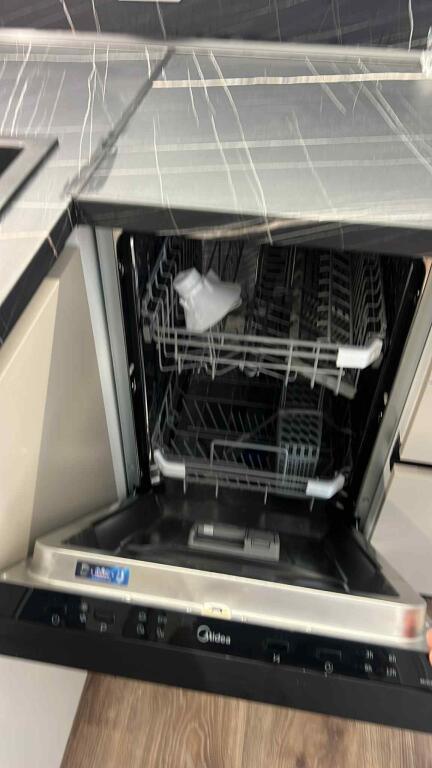 Jepet me qira 1+1 PERBALLE ZOJA E KSHILLIT RR.DRITAN HOXHA 550€