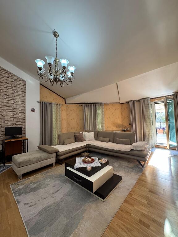 Affittasi duplex + veranda + garage, Lago Secco