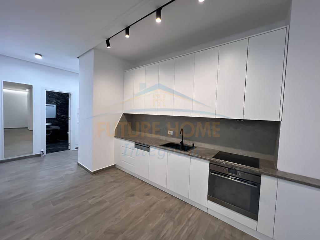 Qera, Apartament 2+1+Post Parkimi, Rruga Riza Cerova, Tiranë.