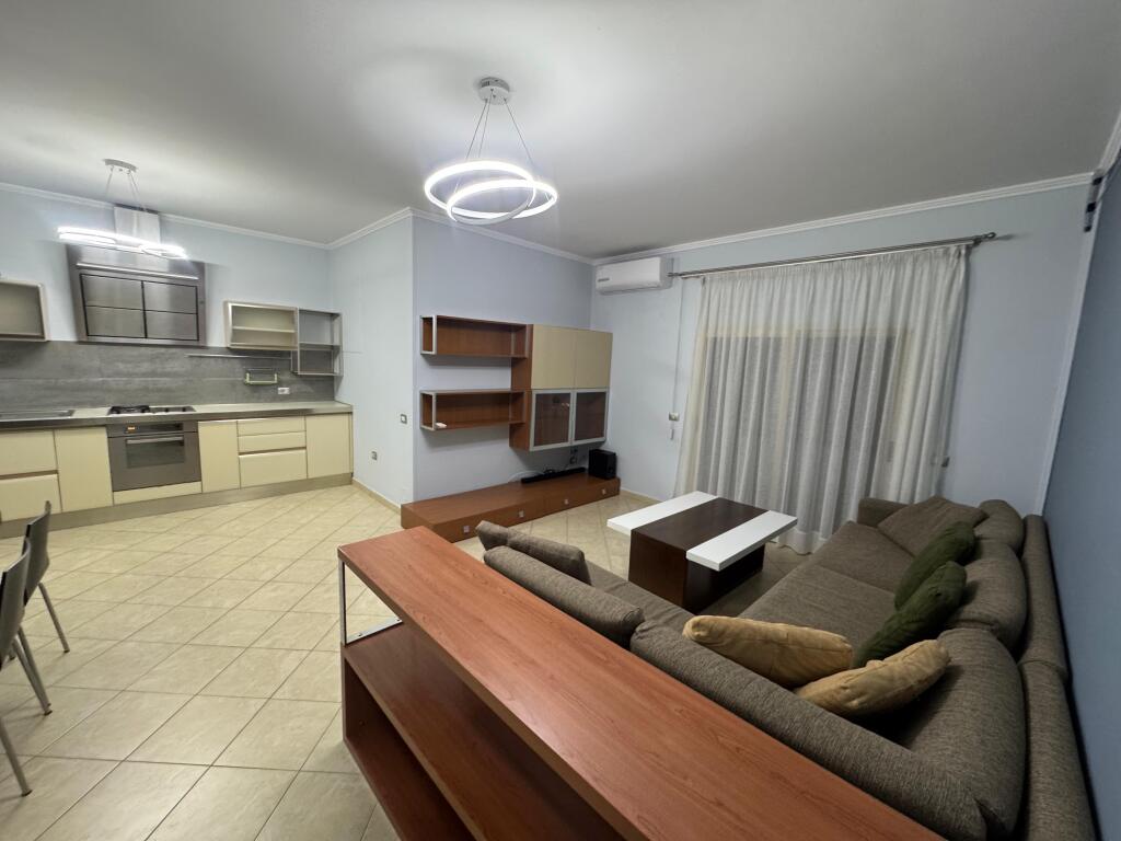 Apartament me qera 2+1 Perballe Harry fultz