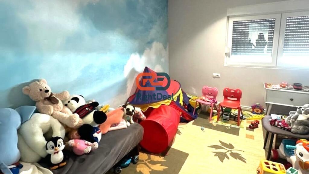 Tek 21 Dhjetori, Shitet Super Apartament 3+1 Me Super Investim Dhe Strukture Perfekte!!!