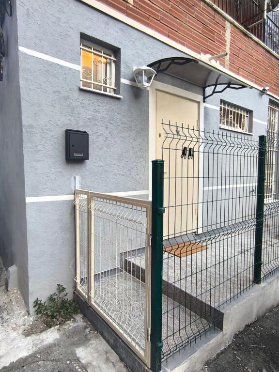 Jepen dhe per airbnb. Jepen 2 garsonjere me qera pas Amerikan 2, rr vedat kokona