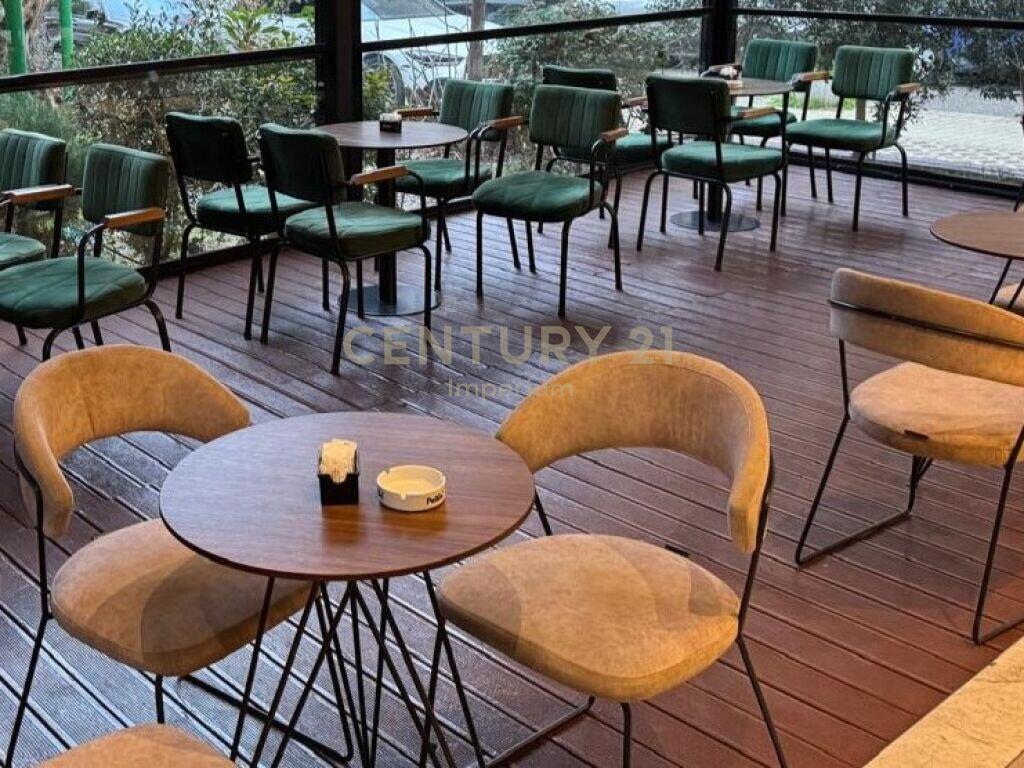 VENDIAMO AMBIENTE COMMERCIALE E BAR-CAFFÈ IN VIA FERIT XHAJKO!