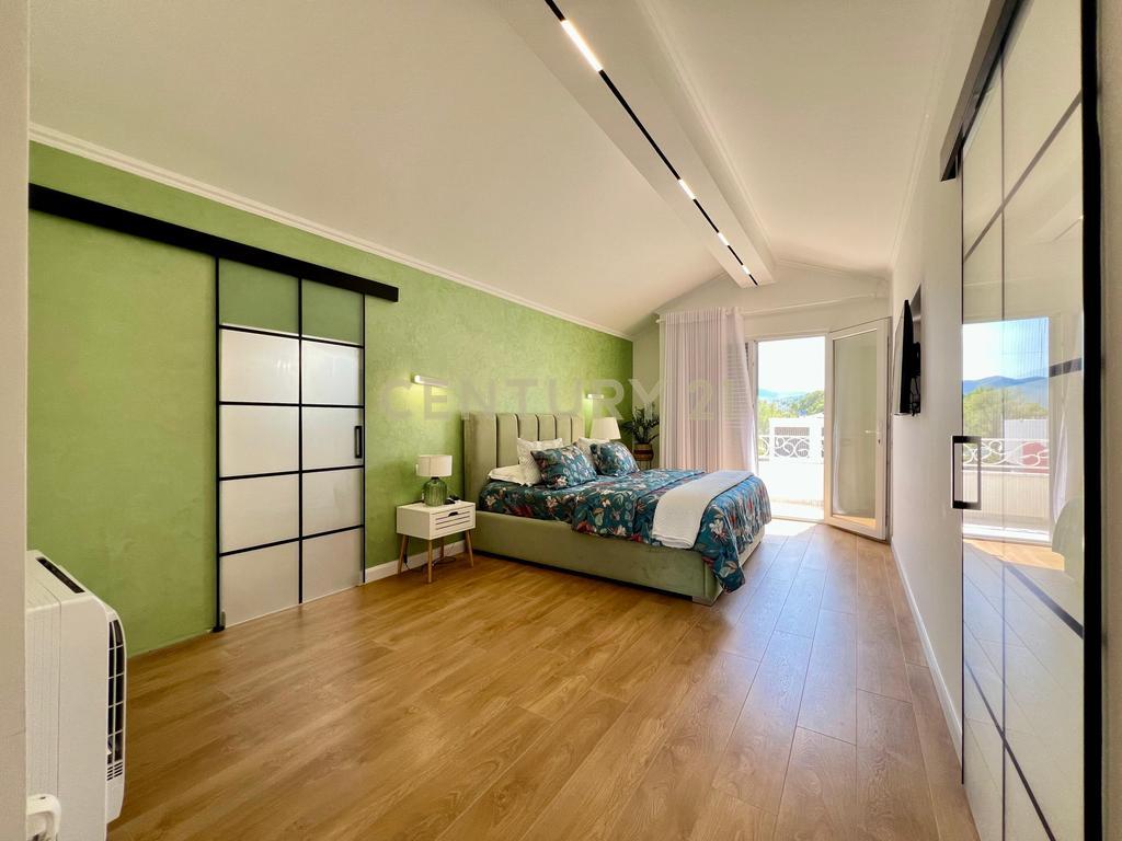 OCCASIONE!!! Villa moderna su 3 piani in vendita a Petrelë