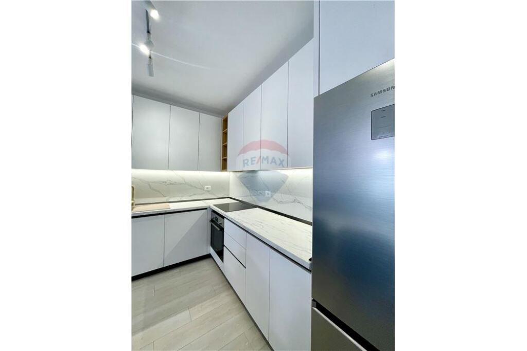 apartament me qira tek Petro Nini , 2+1