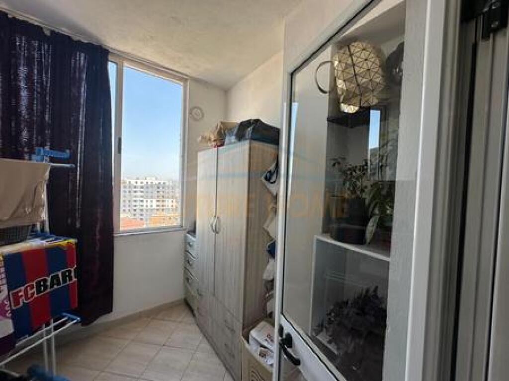 Shitet, Apartament 2+1, Stacioni i Trenit, Tirane.