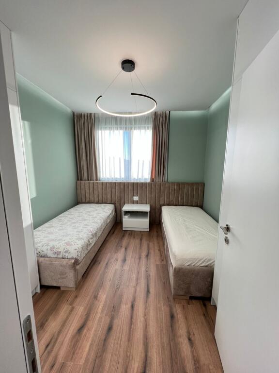 Appartamento 3+1+2+ Parcheggio in affitto ad Astir
