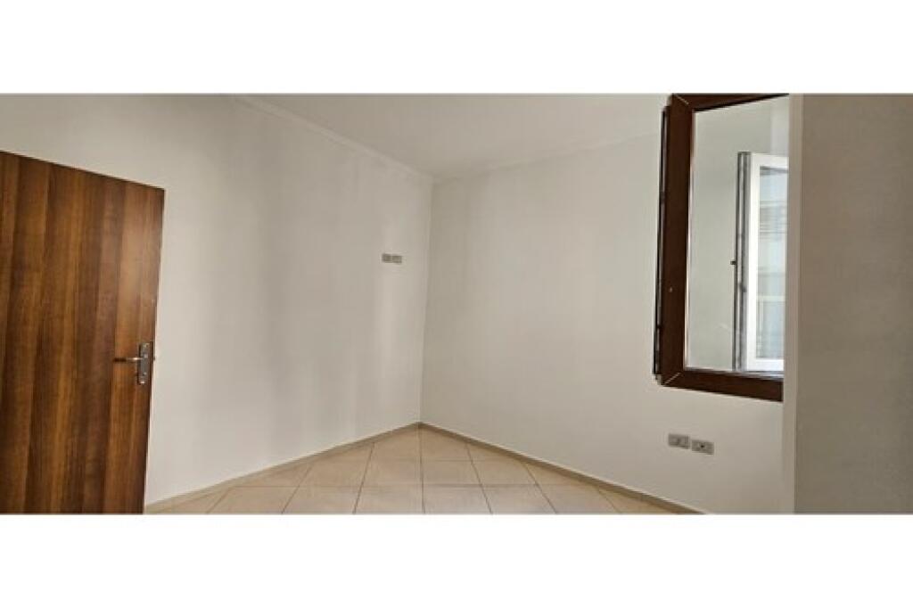 Apartament 2+1 për qira përballë Eleonorës