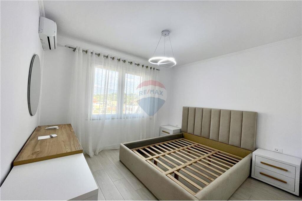 apartament me qira tek Petro Nini , 2+1