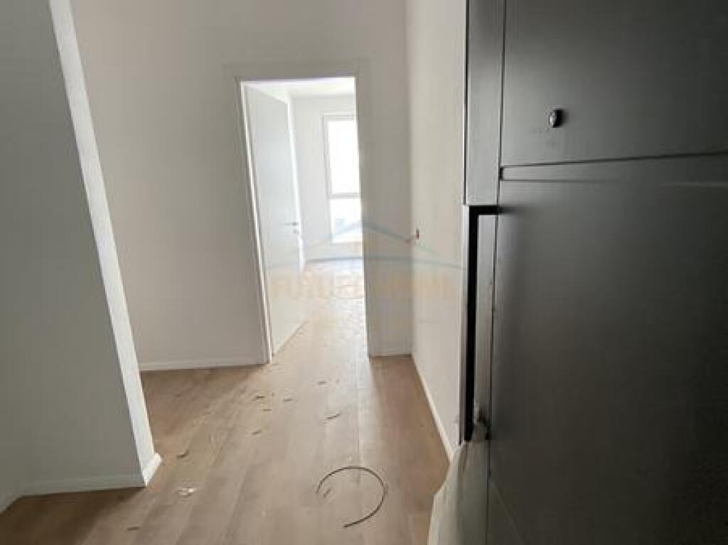Shitet, Apartament 2+1+2 ,Univers City.