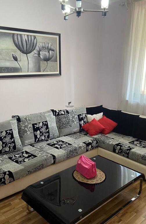 APARTAMENT ME QERA 1+1 PALLATET AGIMI 600 EURO