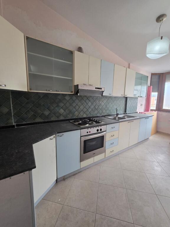SHITET PENTHOUSE PAMJE DETI 3+1+2 + VERAND
