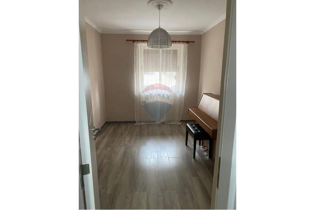 Apartament  2+1 - Për Qira - Rruga Kongresi I Manastirit, Tiranë