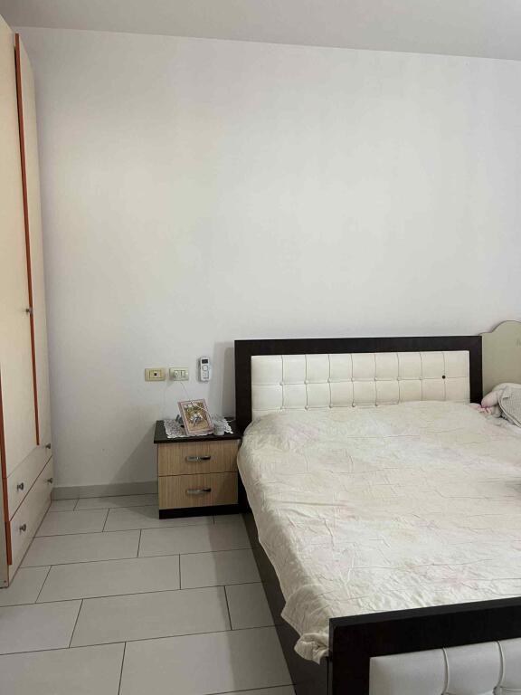 JEPET ME QIRA 2+1+1 KUPOLA 65.000 LEKE