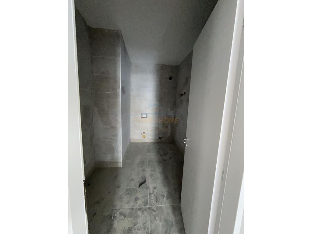 Shitet, Apartament 2+1+2 ,Univers City.