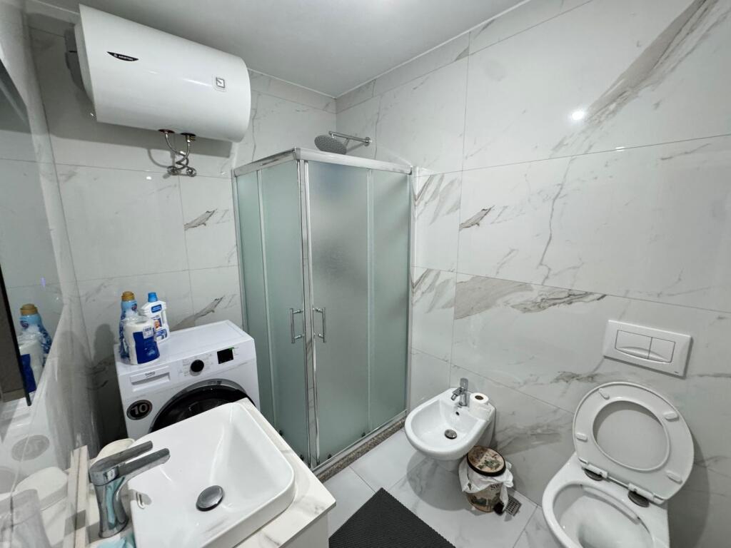 Apartament 2+1 me qira Fusha e Aviacionit