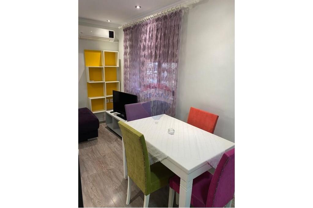 Apartament  2+1 - Për Qira - Rruga Kongresi I Manastirit, Tiranë