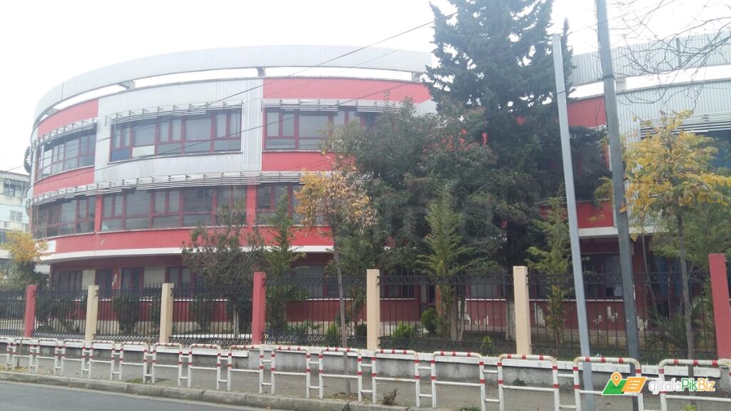 Tirane, shitet apartament 2+1+Ballkon Kati 5, 94 m² (Prane Shkolles se Kuqe)