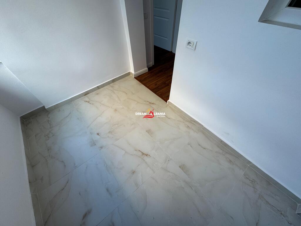Appartamento 2+1 in Vendita Via Kavaja, vicino a Globe a Tirana (ID 41295742)
