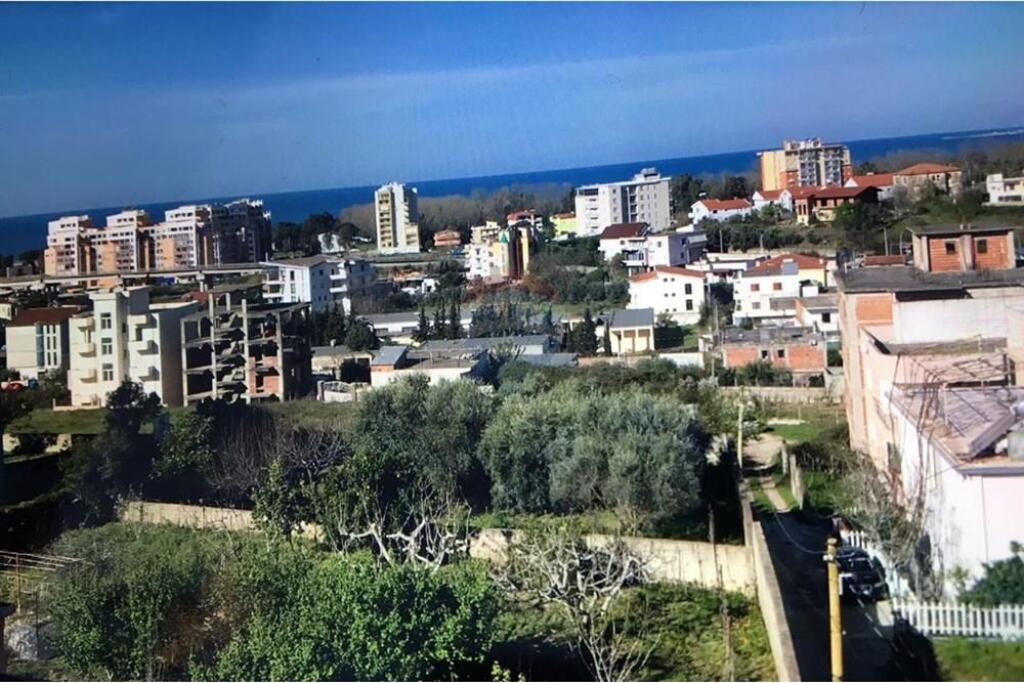 Villa for sale near Villa Pascucci !