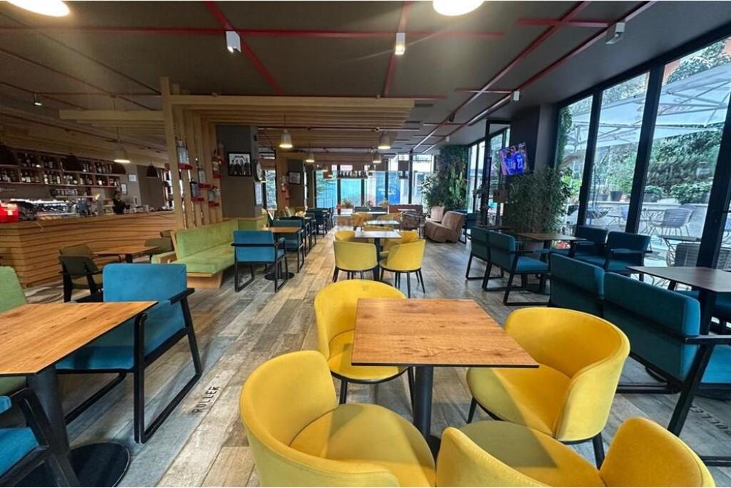 Fresk, Bar/cafe for sale !
