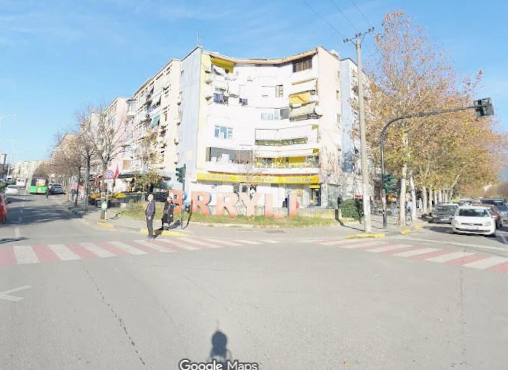 Shop for sale on the roadside at Brryli near Arditi Fisherman in Tirana (ID 4171603)