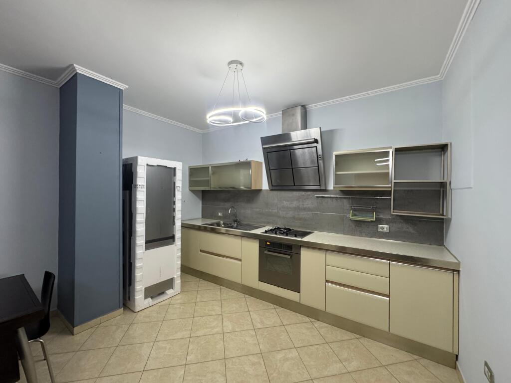 Apartament me qera 2+1 Perballe Harry fultz