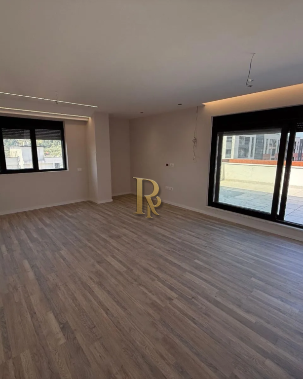 🔑Shitet Apartament 3+1 me Verandë tek Urban Gate, Astir ✨