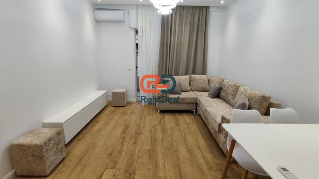 Tek Kodra E Diellit ,Shitet Apartament 1+1 Me Planimetri Perfekte!!