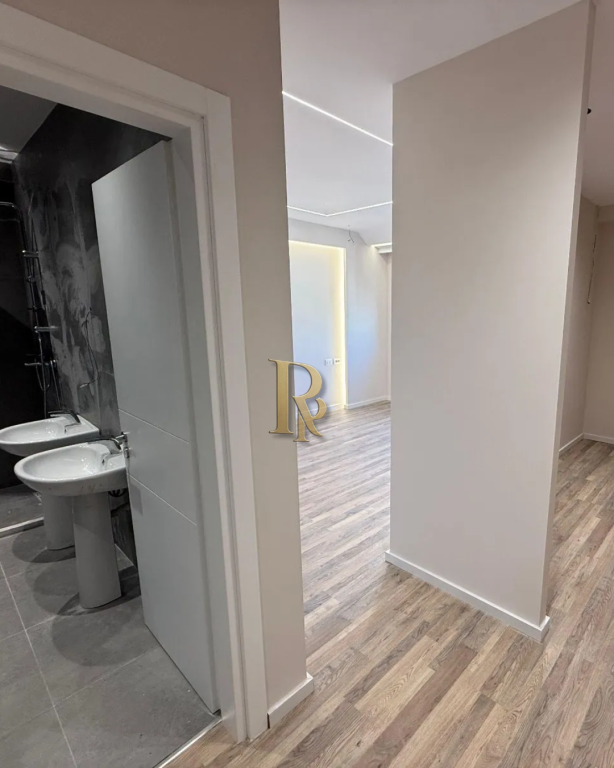 🔑Shitet Apartament 3+1 me Verandë tek Urban Gate, Astir ✨