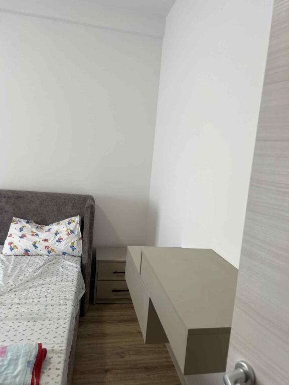 Jepet me qira 1+1 PERBALLE ZOJA E KSHILLIT RR.DRITAN HOXHA 550€