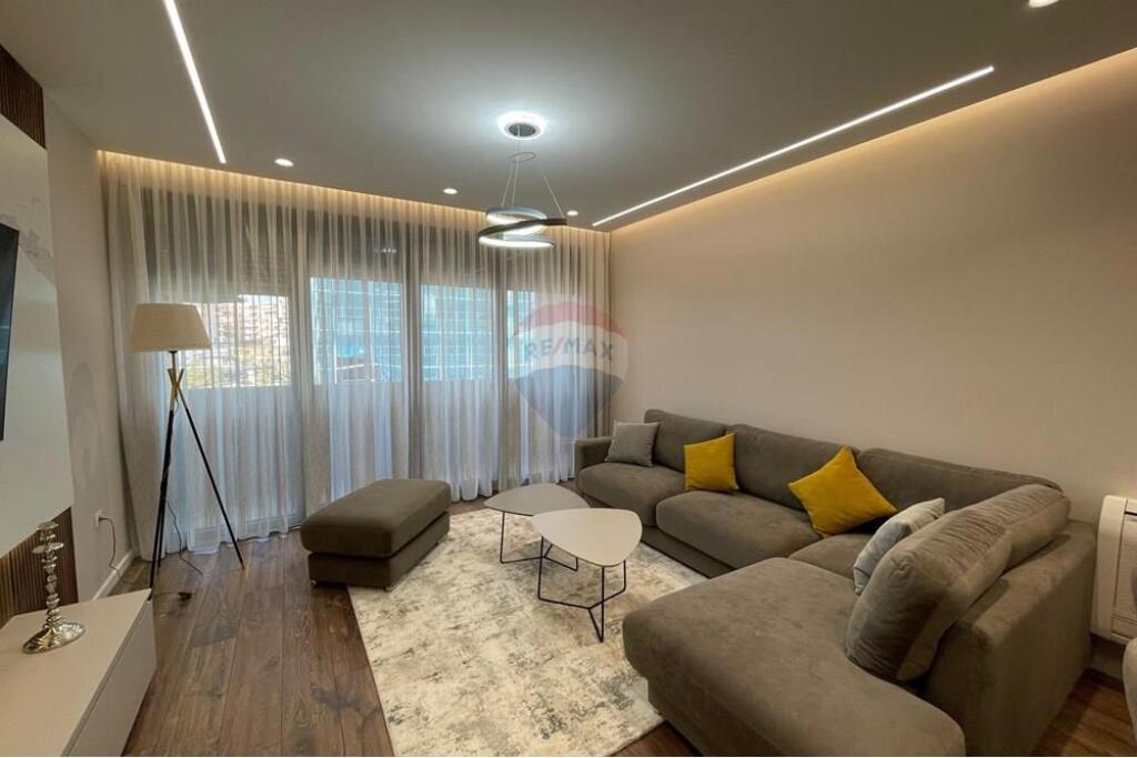 Apartament 2+1 me Qira në Rr. Ali Demi