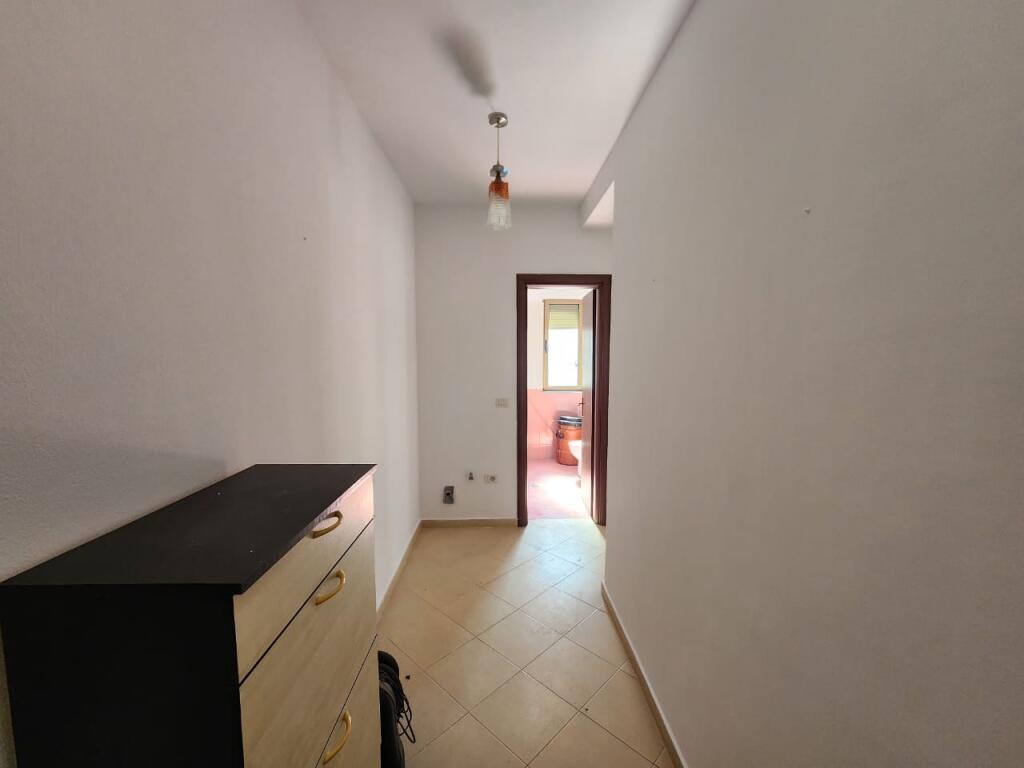 Shitet 1+1 ne yzberisht 90,000 €