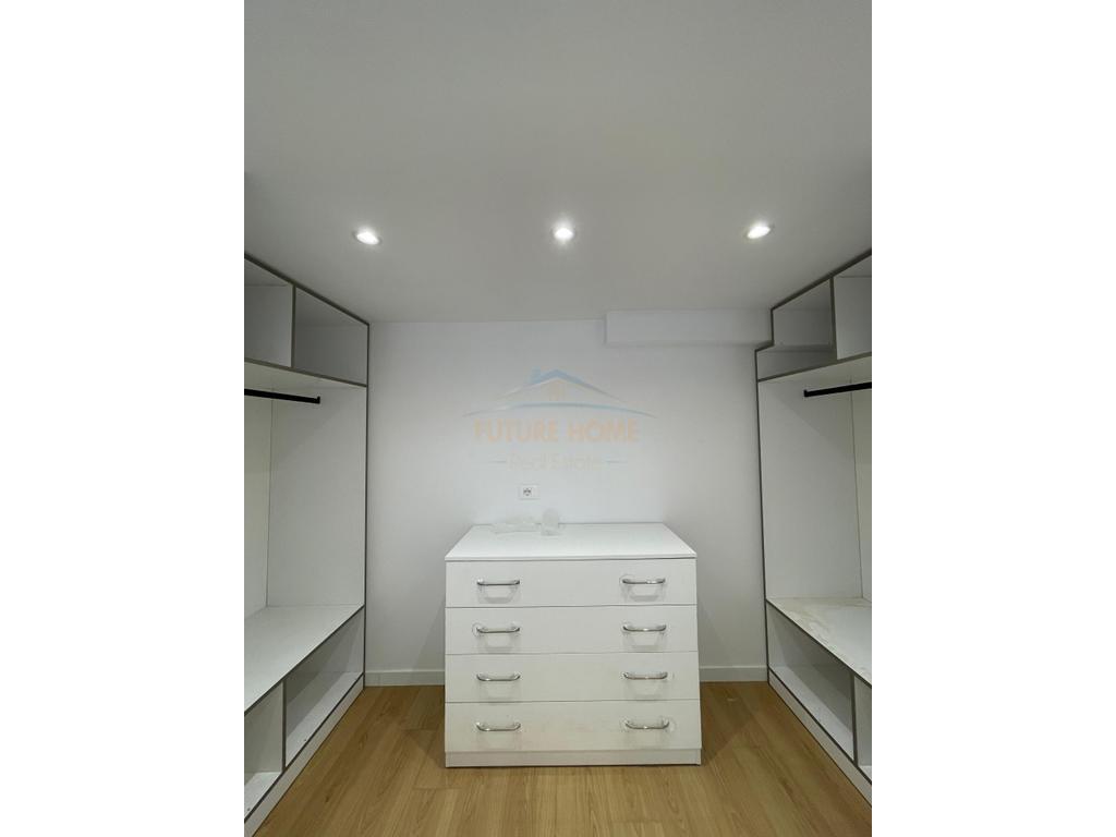 Qera, Apartament Loft, Fresku