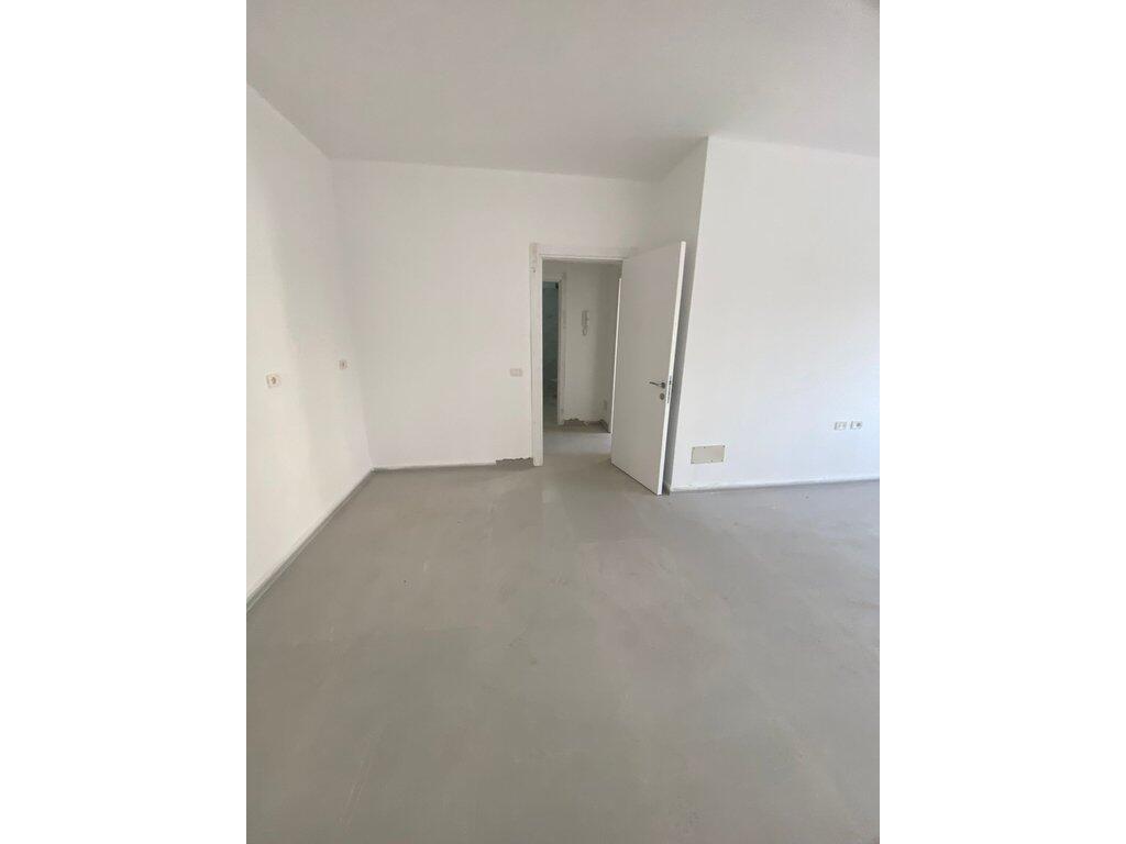 Shitet apartmaent  1+1 Pazari Ri