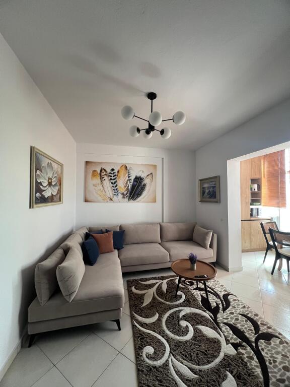 For Rent: 1+1 newly renovated * *(📍Eleonora- near Kodra e Diellit  )* - Fl.1 - *550€/Month* - Area 70 m² || Very quiet area✨ -