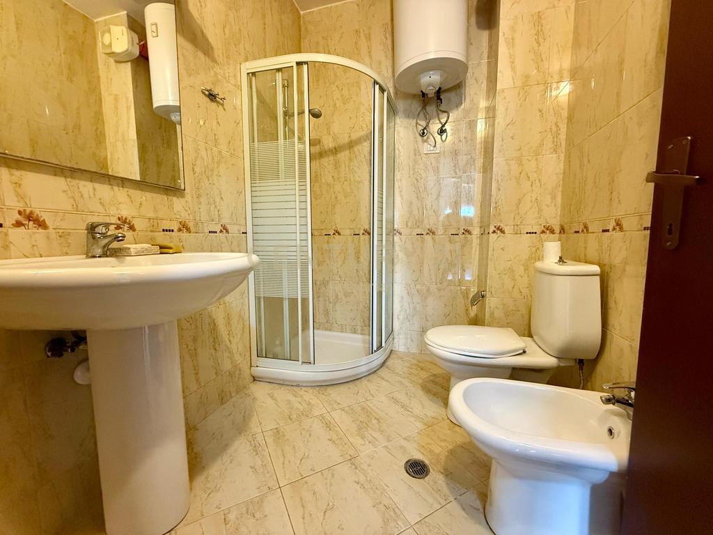 APARTAMENT 2+1+2 PER QIRA, AMBASADA GJERMANE 800 € /Muaj