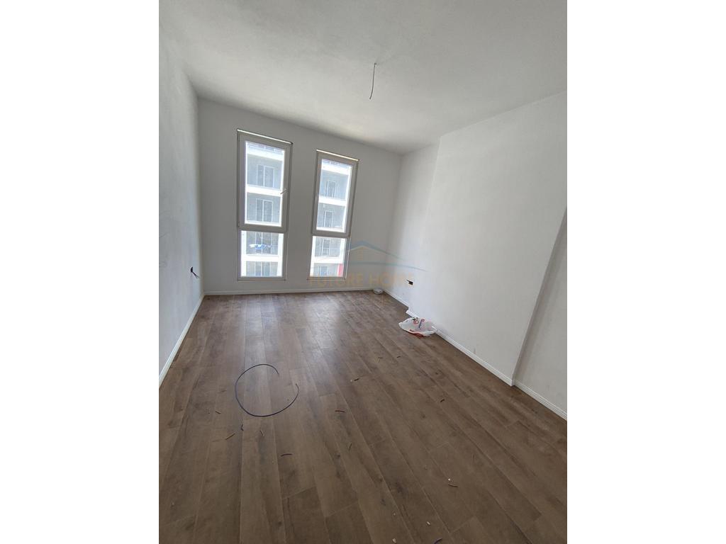 Shitet, Apartament 2+1+2 ,Univers City.