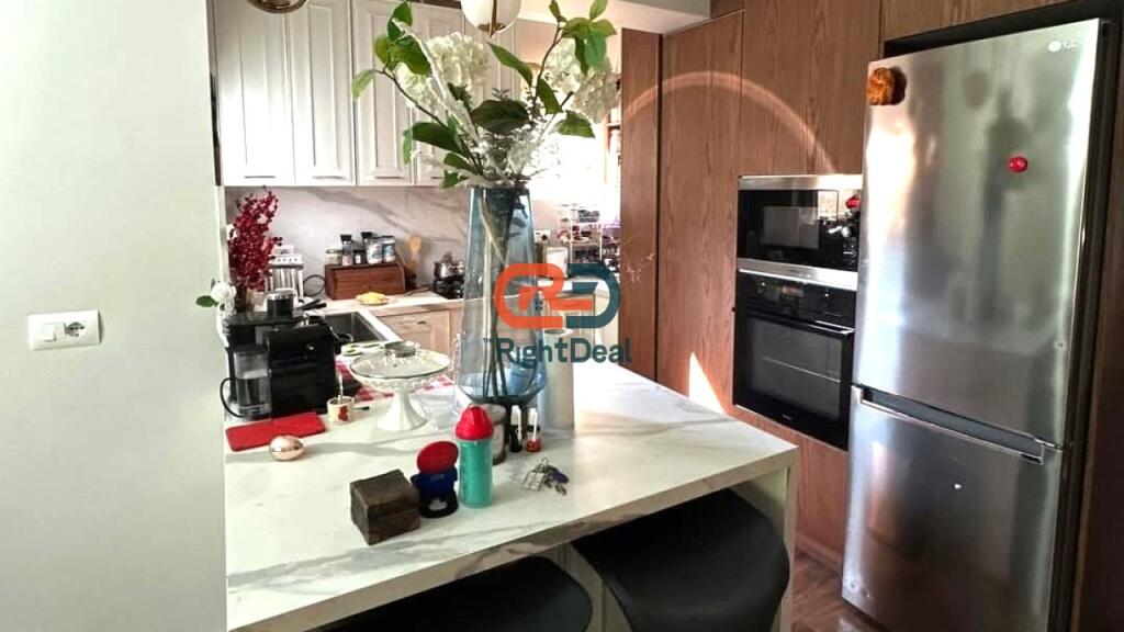 Tek 21 Dhjetori, Shitet Super Apartament 3+1 Me Super Investim Dhe Strukture Perfekte!!!