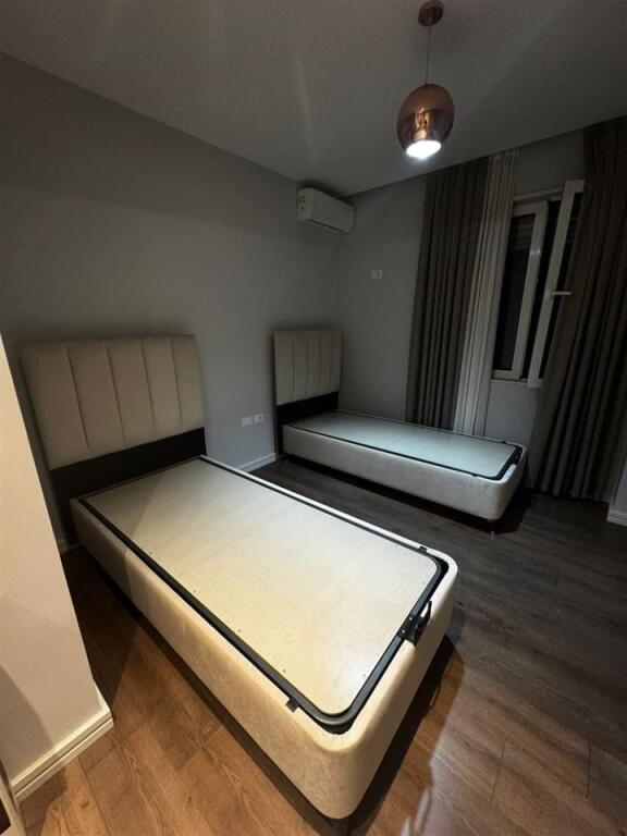 Apartament 2+1 me qira Liqeni i Thate Cmimi 80.000 leke