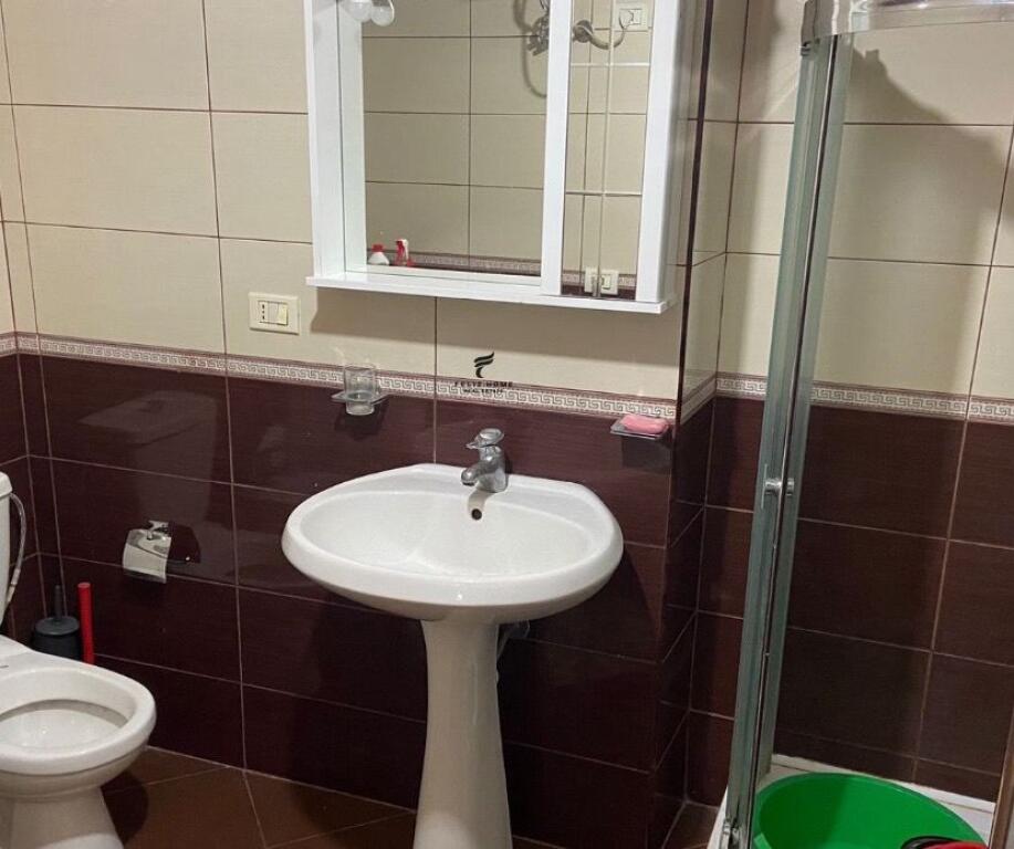 APARTAMENT ME QERA 1+1 PALLATET AGIMI 600 EURO