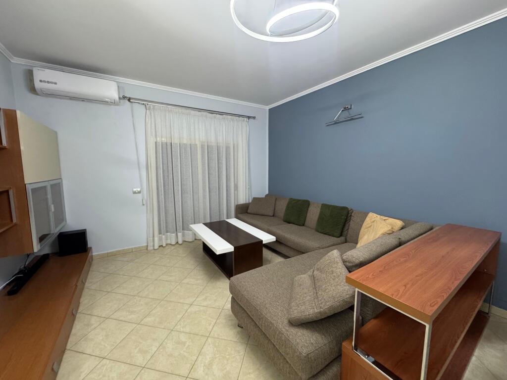 Apartament me qera 2+1 Perballe Harry fultz