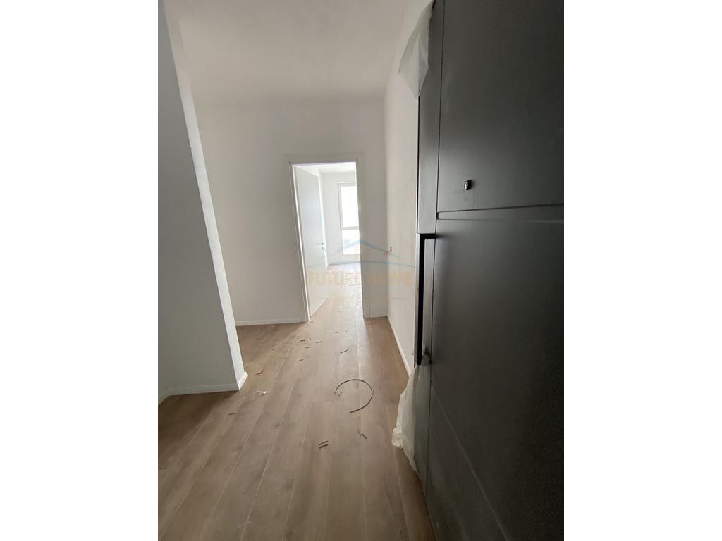 Shitet, Apartament 2+1+2 ,Univers City.