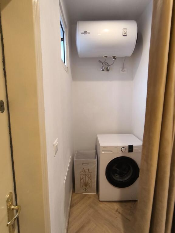 Jepen dhe per airbnb. Jepen 2 garsonjere me qera pas Amerikan 2, rr vedat kokona