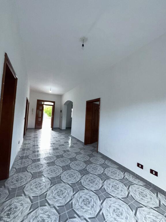 Casa Privata in Vendita 📍Quartiere Popolare Shijak • 140.000€ ✅• Terreno di 1000 ㎡, edificio di 128 ㎡ con sistema 3+1