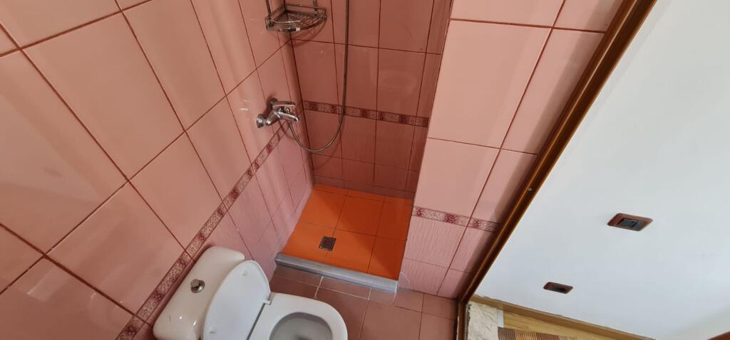 🏠 APARTAMENT 2+1+2 ME QIRA – LAPRAKË